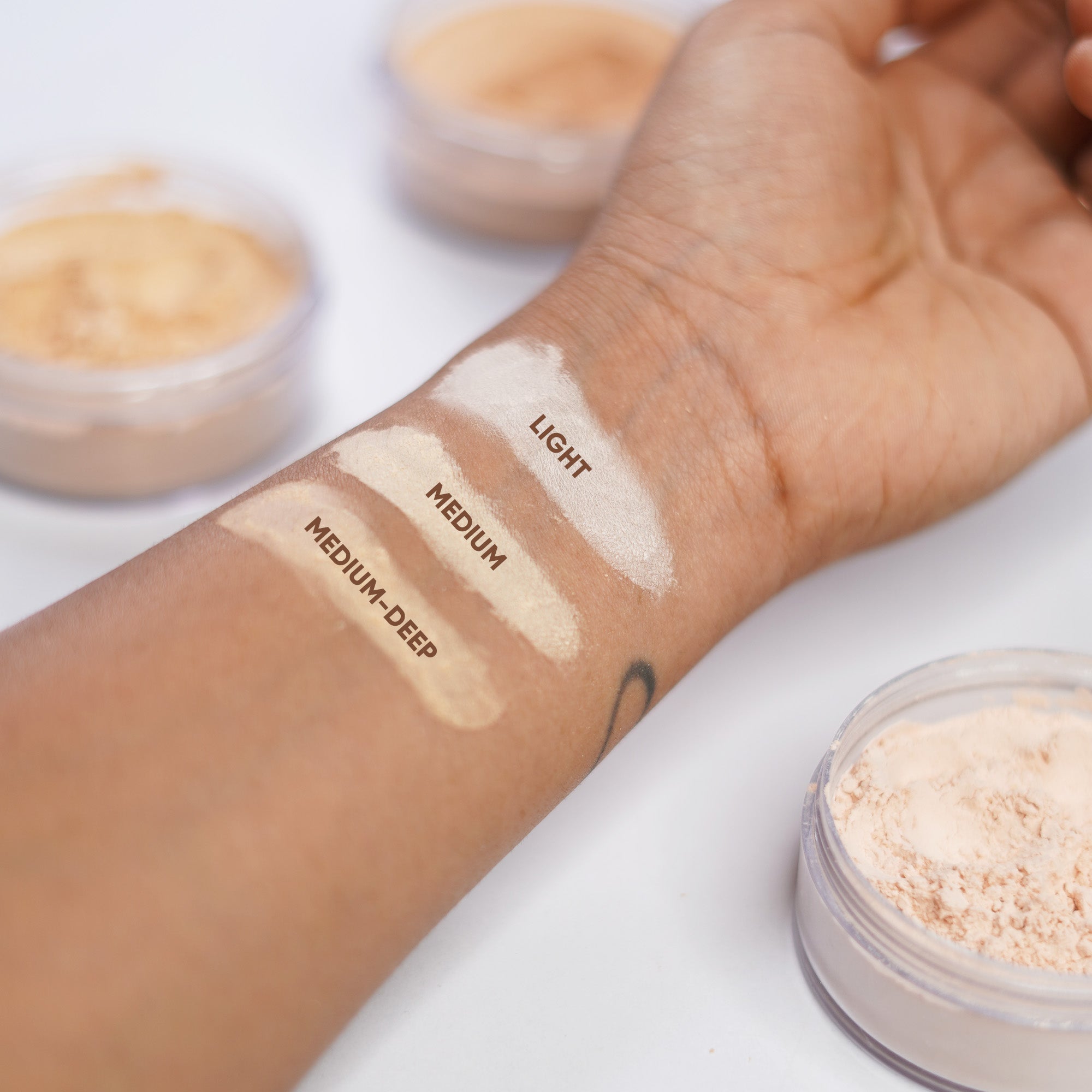 Flawless Finish Setting Powder - Medium